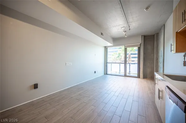 $1,600 | 353 East Bonneville Avenue, Unit 373, Las Vegas, NV 89101