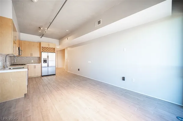 $1,600 | 353 East Bonneville Avenue, Unit 373, Las Vegas, NV 89101