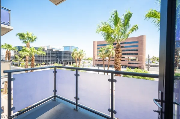 $1,600 | 353 East Bonneville Avenue, Unit 373, Las Vegas, NV 89101
