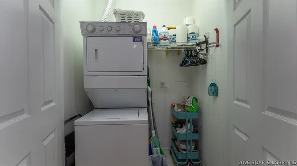 $379,000 | 611 Lazy Days Road, Unit L5, Osage Beach, MO 65065