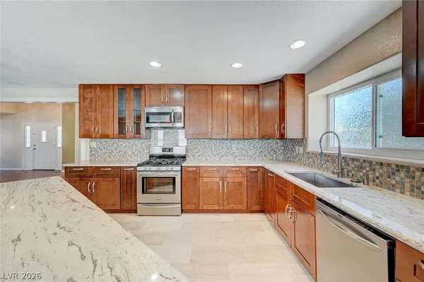 $2,995 | 2733 Brookstone Court, Las Vegas, NV 89117