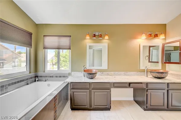 $2,995 | 2733 Brookstone Court, Las Vegas, NV 89117