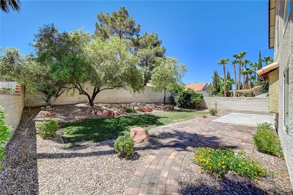 $2,995 | 2733 Brookstone Court, Las Vegas, NV 89117