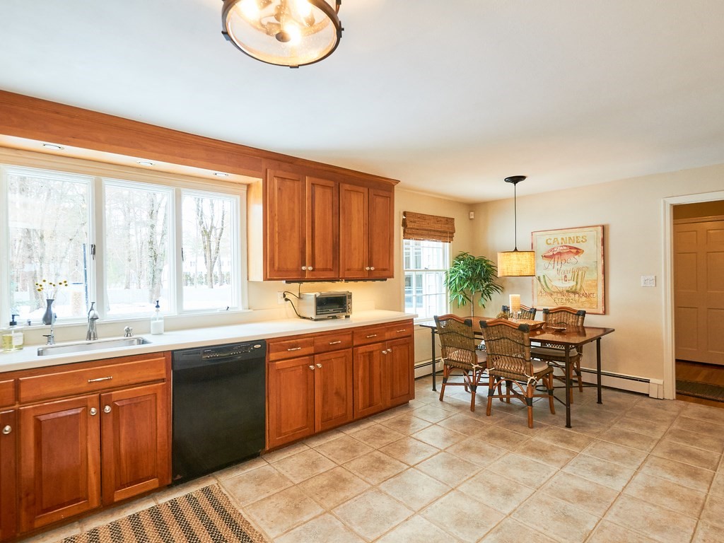 220 Haverhill Road Topsfield, MA 01983 - Photo 15 of 36 Gallery Image 15