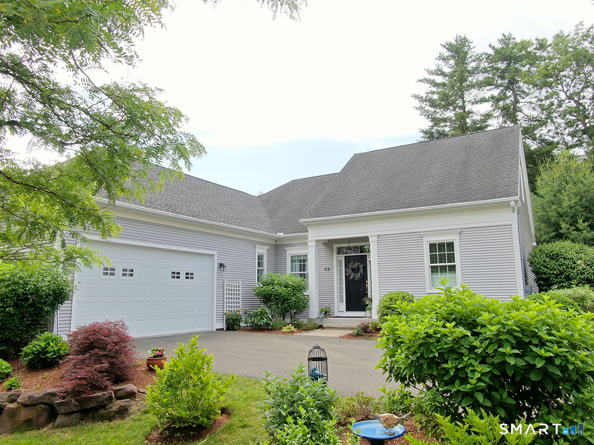 15 Bantry Road, Unit 15 Simsbury, CT 06070 - Photo 1 of 33
