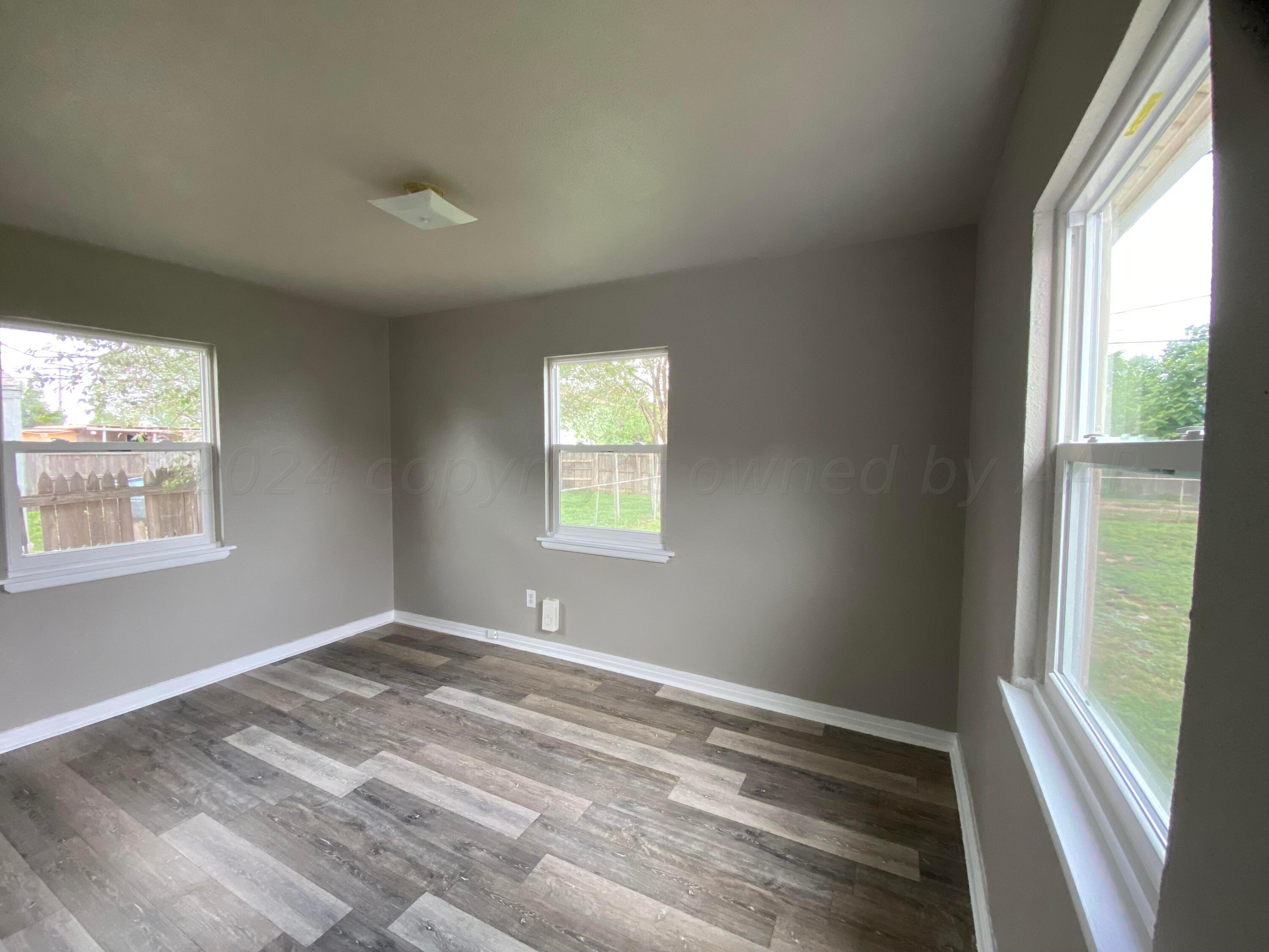 1010 Ricks Street Amarillo, TX 79104 - Photo 6 of 8 a view of room with window