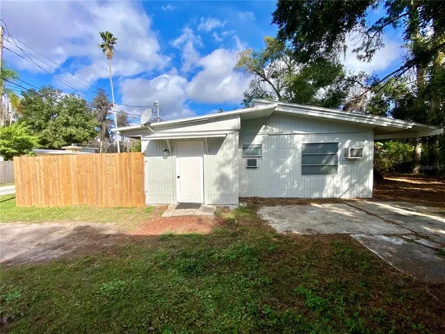 $194,900 | 18107 Lake Front Drive, Lutz, FL 33548