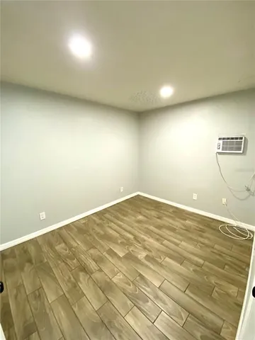 $194,900 | 18107 Lake Front Drive, Lutz, FL 33548