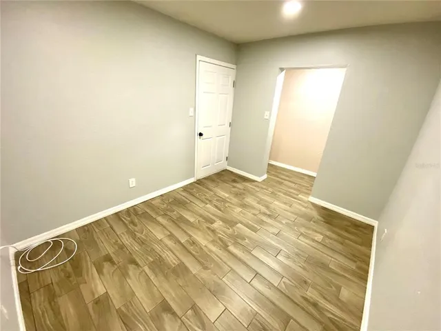 $194,900 | 18107 Lake Front Drive, Lutz, FL 33548