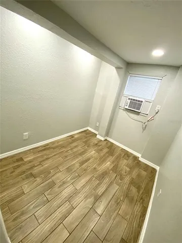 $194,900 | 18107 Lake Front Drive, Lutz, FL 33548