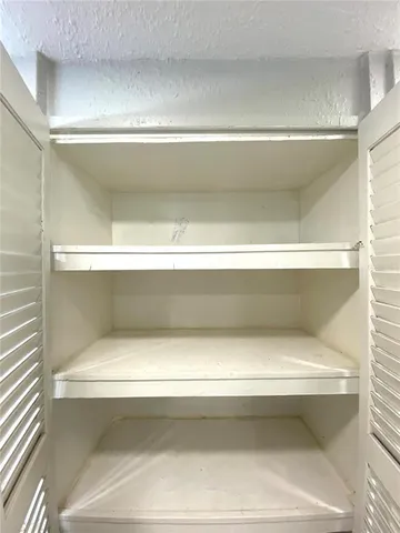 $194,900 | 18107 Lake Front Drive, Lutz, FL 33548