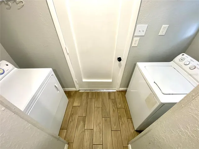 $194,900 | 18107 Lake Front Drive, Lutz, FL 33548