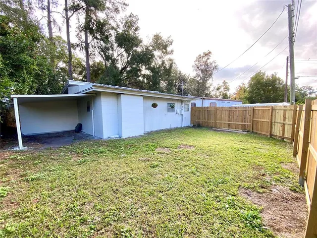 $194,900 | 18107 Lake Front Drive, Lutz, FL 33548