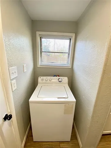 $194,900 | 18107 Lake Front Drive, Lutz, FL 33548