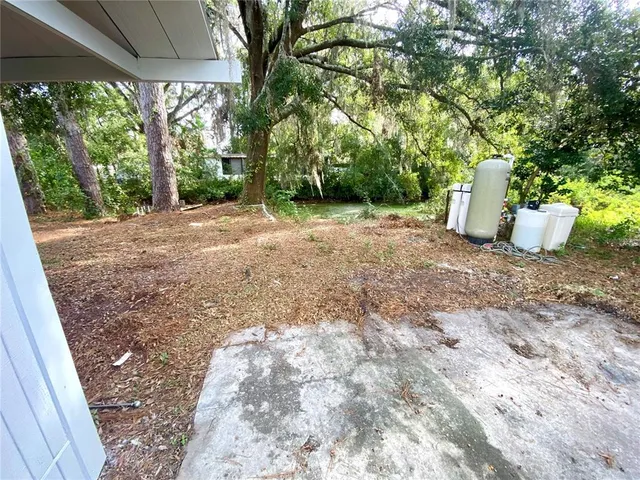 $194,900 | 18107 Lake Front Drive, Lutz, FL 33548