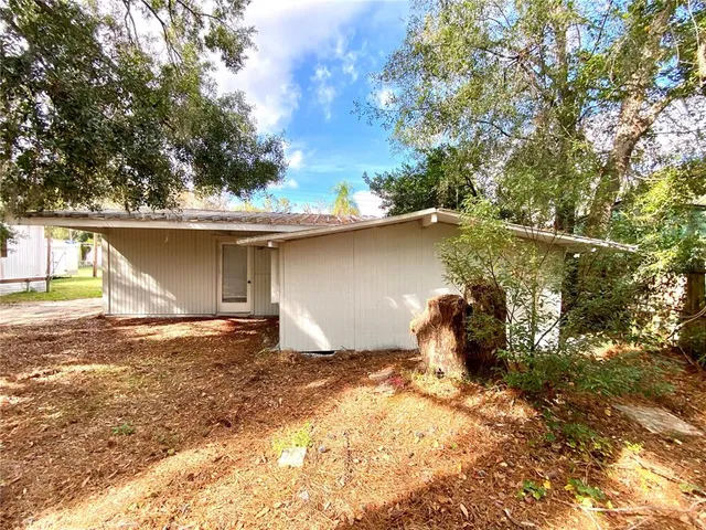 $194,900 | 18107 Lake Front Drive, Lutz, FL 33548