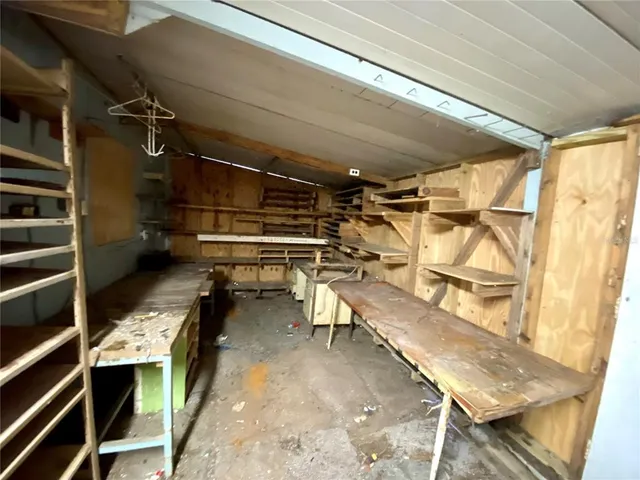 $194,900 | 18107 Lake Front Drive, Lutz, FL 33548