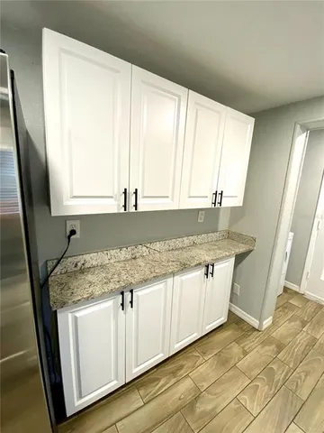 $194,900 | 18107 Lake Front Drive, Lutz, FL 33548