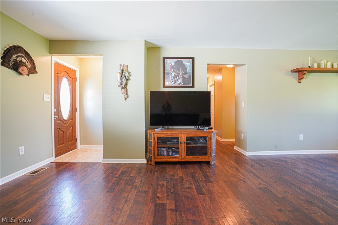 9042 North Bedford Road Macedonia, OH 44056 - Photo 3 of 30