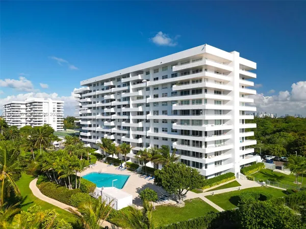 $849,000 | 177 Ocean Ln Drive, Unit 703, Key Biscayne, FL 33149