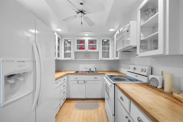 $849,000 | 177 Ocean Ln Drive, Unit 703, Key Biscayne, FL 33149