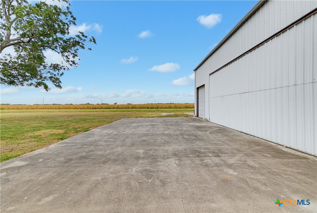 1025 Link Road Seguin, TX 78155 - Photo 3 of 32 Gallery Image 3