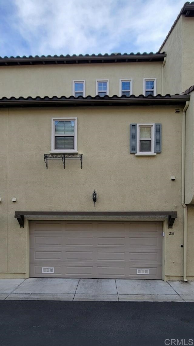 236 Marquette Avenue San Marcos, CA 92078 - Photo 2 of 7 a view of table and chair