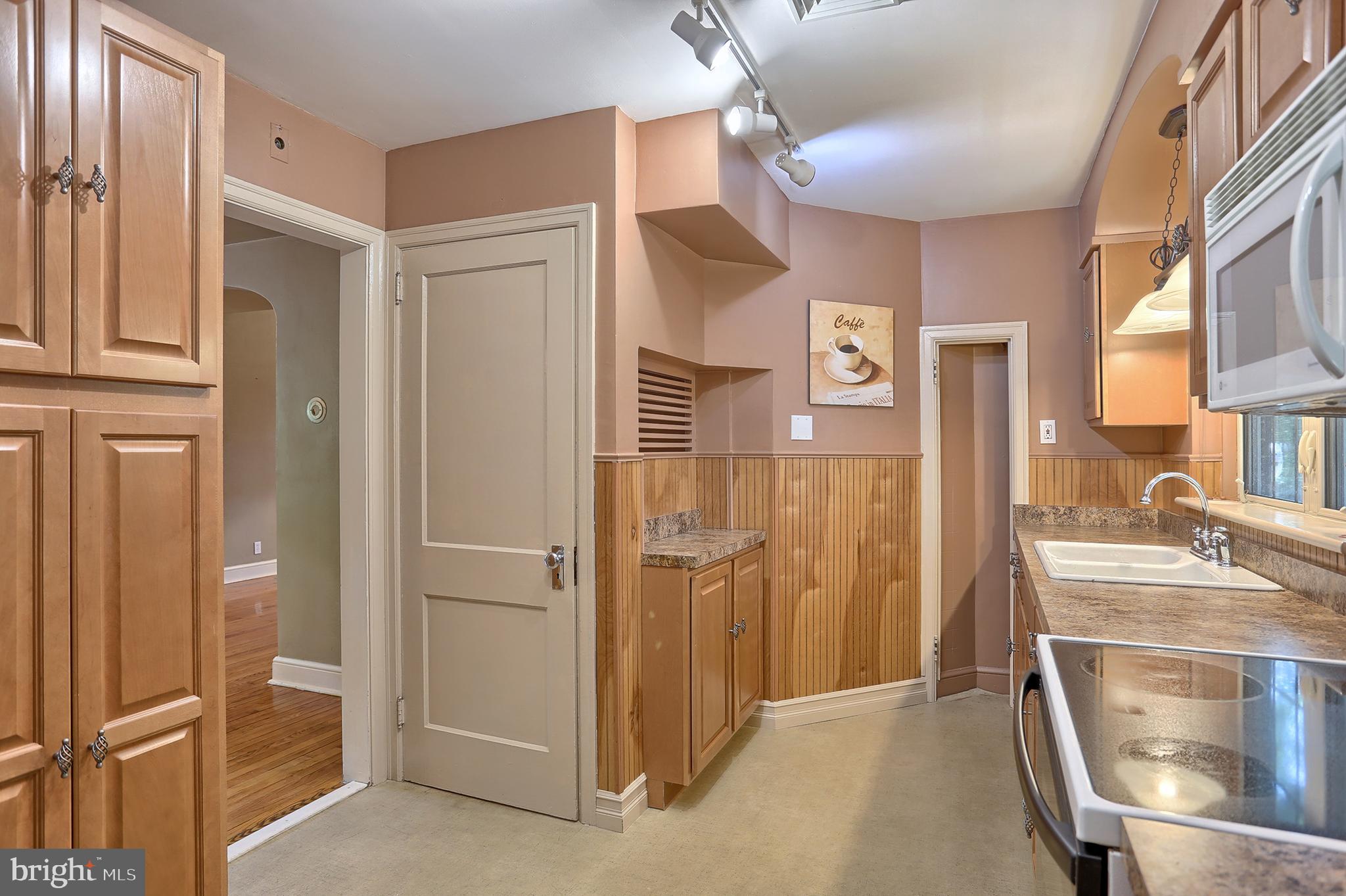 2258 Rudy Road Harrisburg, PA 17104 - Photo 16 of 43 Gallery Image 16