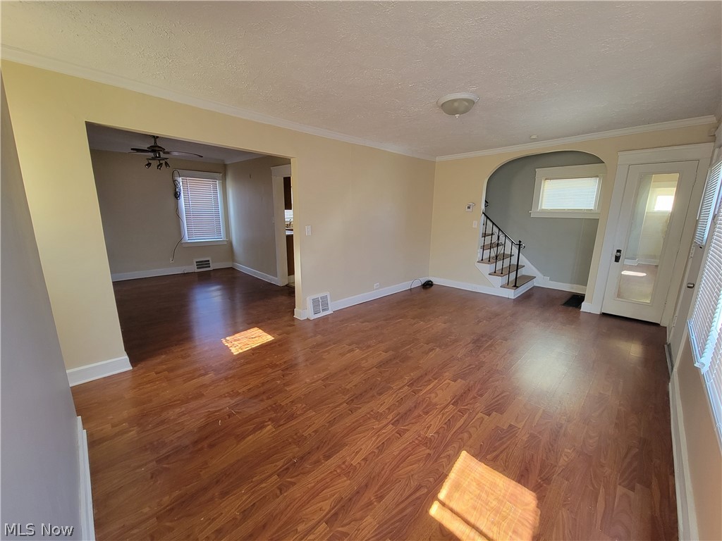 1936 Staunton Road Cleveland, OH 44118 - Photo 2 of 32
