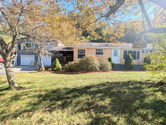 $359,950 | 43 Crestwood Drive, St. Johnsbury, VT 05819