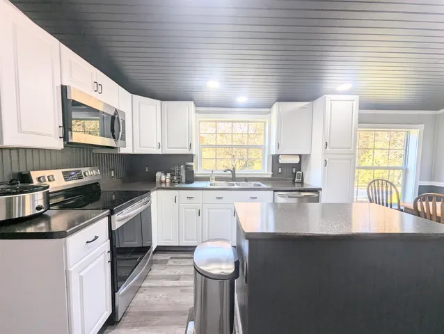 $359,950 | 43 Crestwood Drive, St. Johnsbury, VT 05819