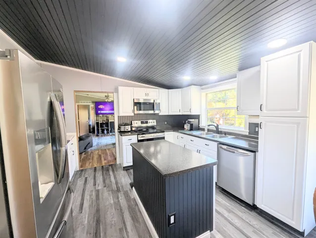 $359,950 | 43 Crestwood Drive, St. Johnsbury, VT 05819