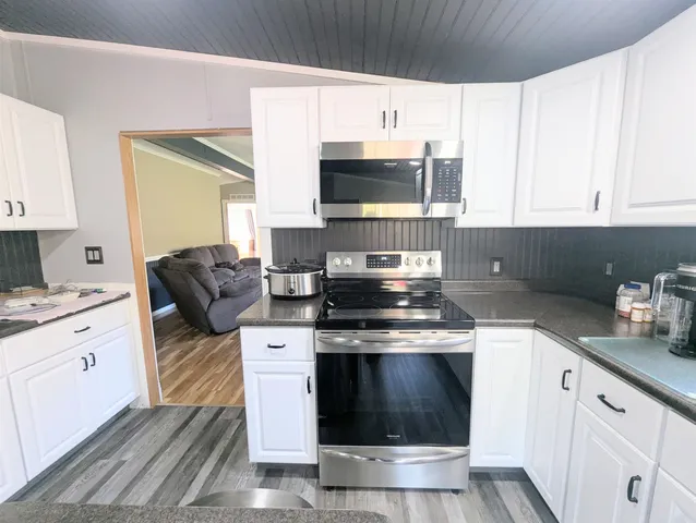 $359,950 | 43 Crestwood Drive, St. Johnsbury, VT 05819