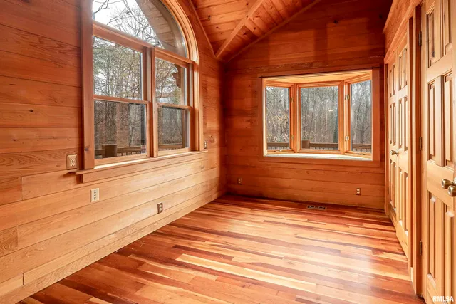 $550,000 | 221 Poplar Lake Road, Makanda, IL 62958