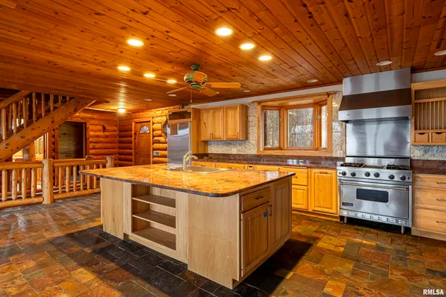 $550,000 | 221 Poplar Lake Road, Makanda, IL 62958