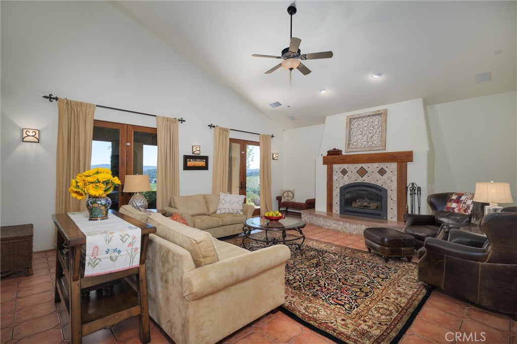 3130 Oakdale Road Paso Robles, CA 93446 - Photo 7 of 75 Primary Residence