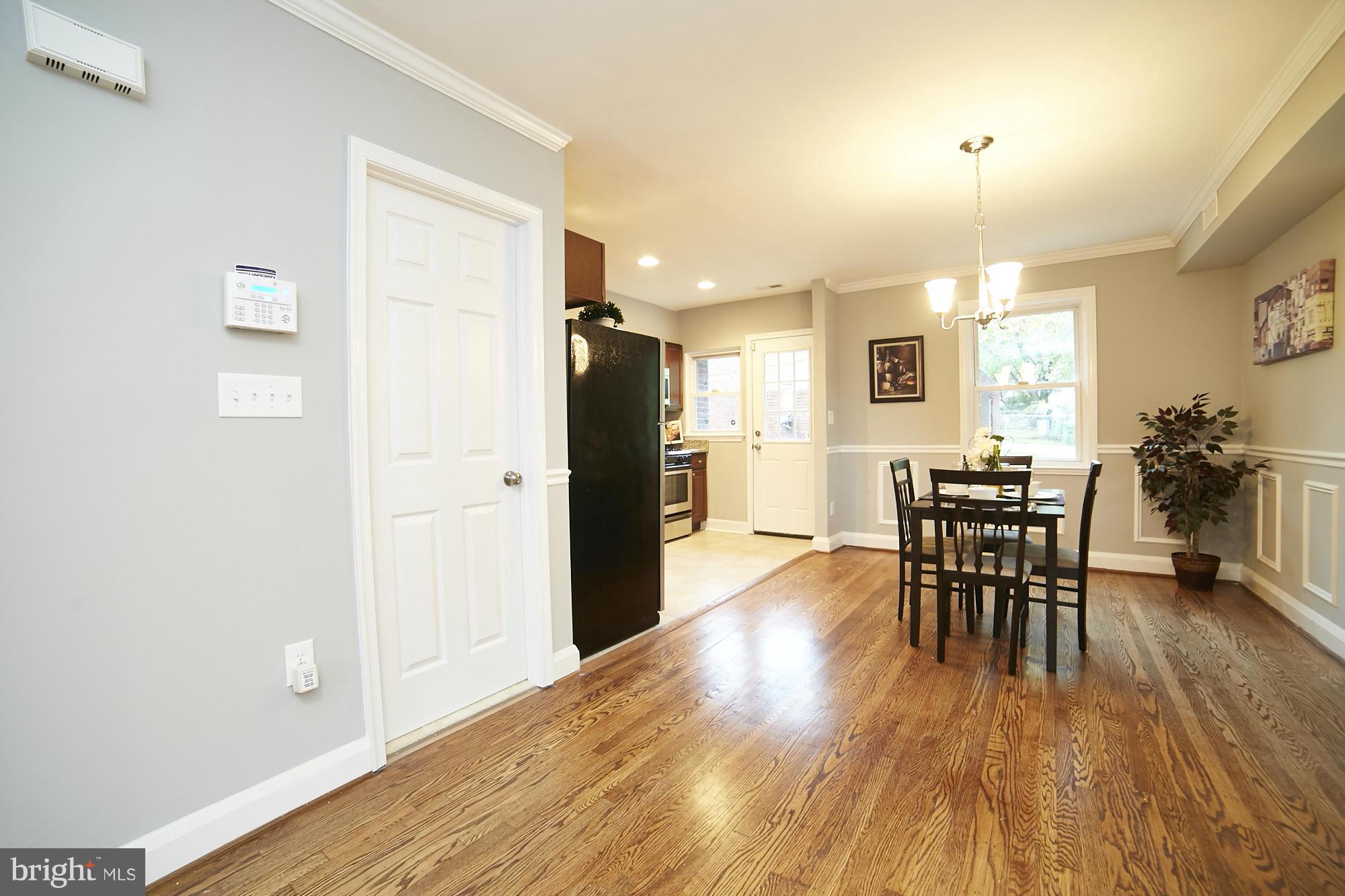 913 North Hill Road Baltimore, MD 21218 - Photo 7 of 30 Dining Room