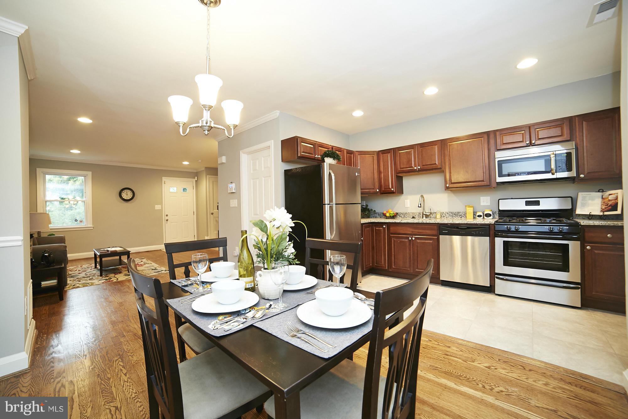 913 North Hill Road Baltimore, MD 21218 - Photo 10 of 30 Dining Room