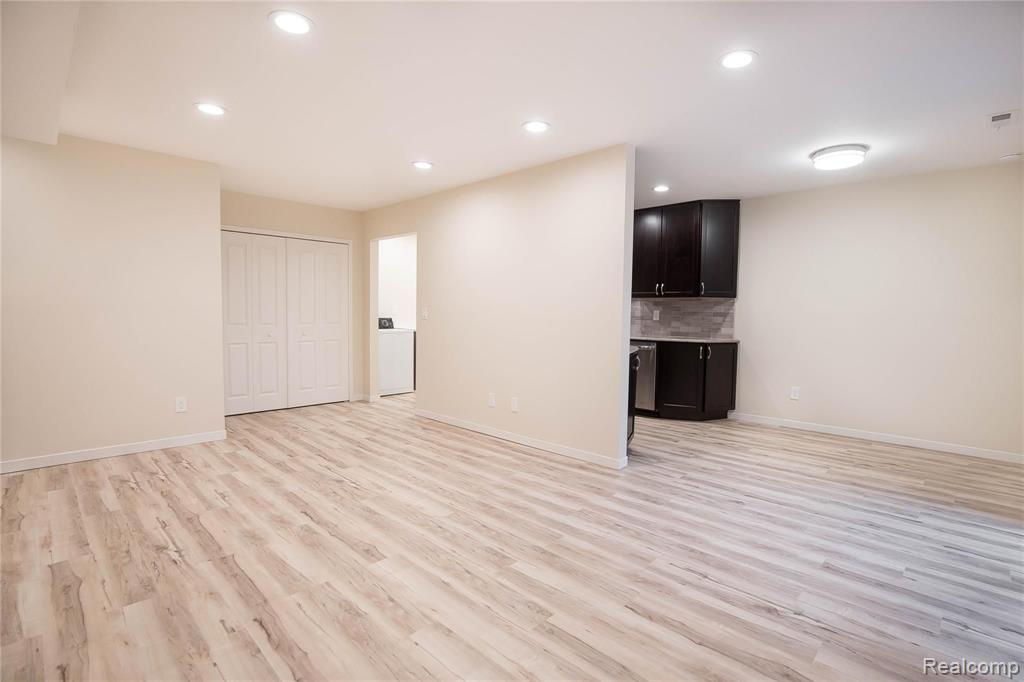 29840 West 12 Mile Road, Unit 409 Farmington Hills, MI 48334 - Photo 7 of 15
