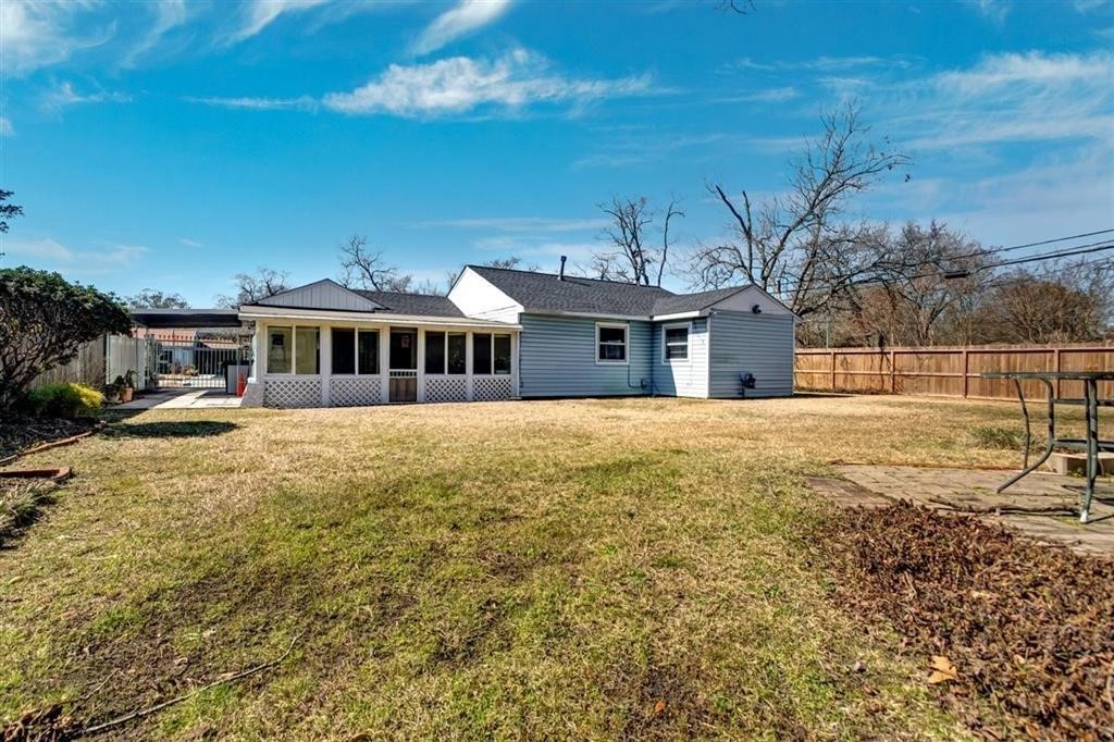 1316 Zora Street Houston, TX 77055 - Photo 22 of 24