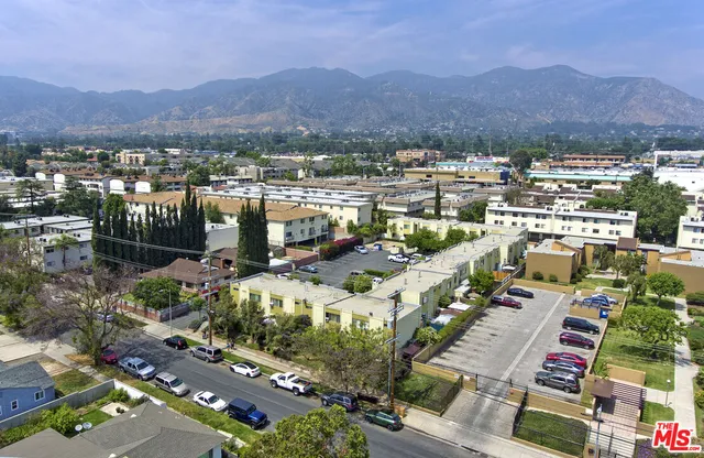 a picture of city view