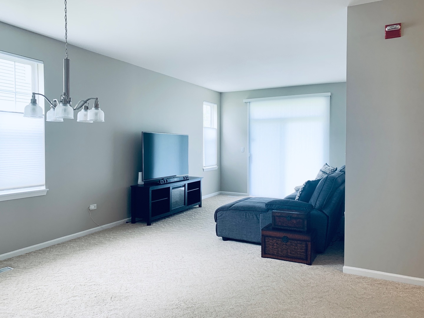 2480 Golf Ridge Circle Naperville, IL 60563 - Photo 4 of 18 a living room with furniture and a flat screen tv