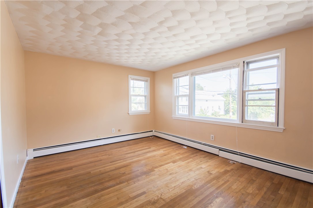 208 Killingly Street Providence, RI 02909 - Photo 11 of 34 Gallery Image 11