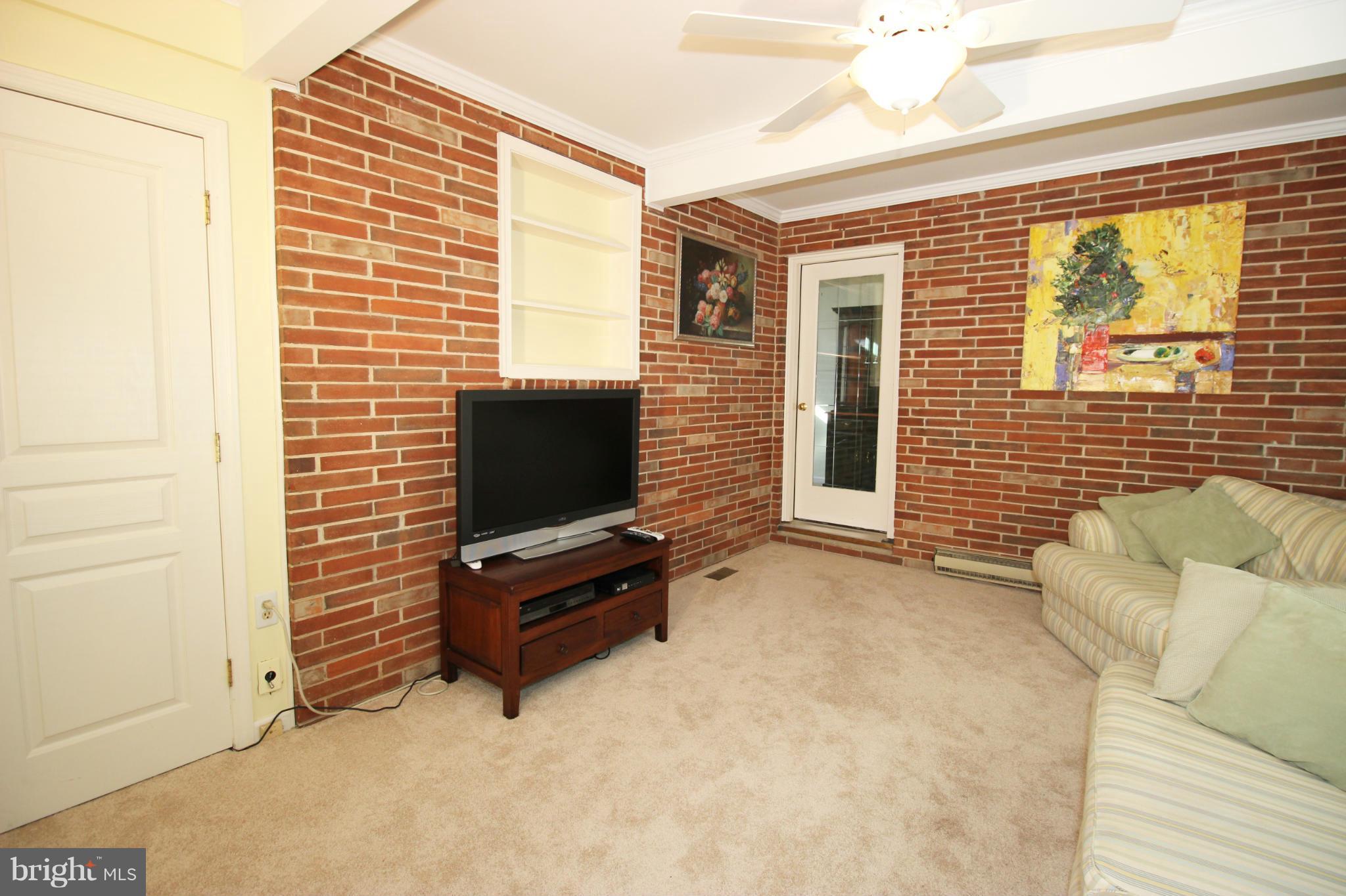 906 Paradise Road Aberdeen, MD 21001 - Photo 10 of 25 Family Room