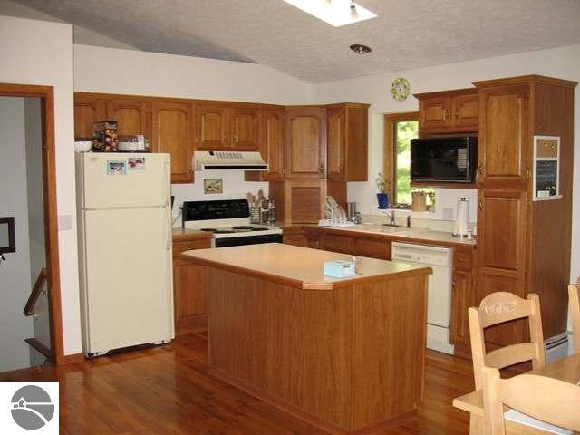 4506 Weathering Heights Road Traverse City, MI 49686 - Photo 5 of 7 1669453-4.JPG