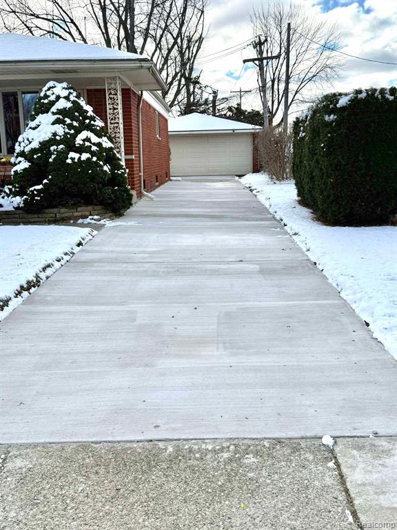 14224 Brandywine Road Sterling Heights, MI 48312 - Photo 3 of 33