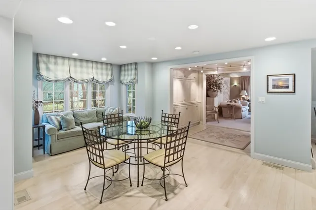 $850,000 | 45 Kingsbrook Way, Easton, MA 02356