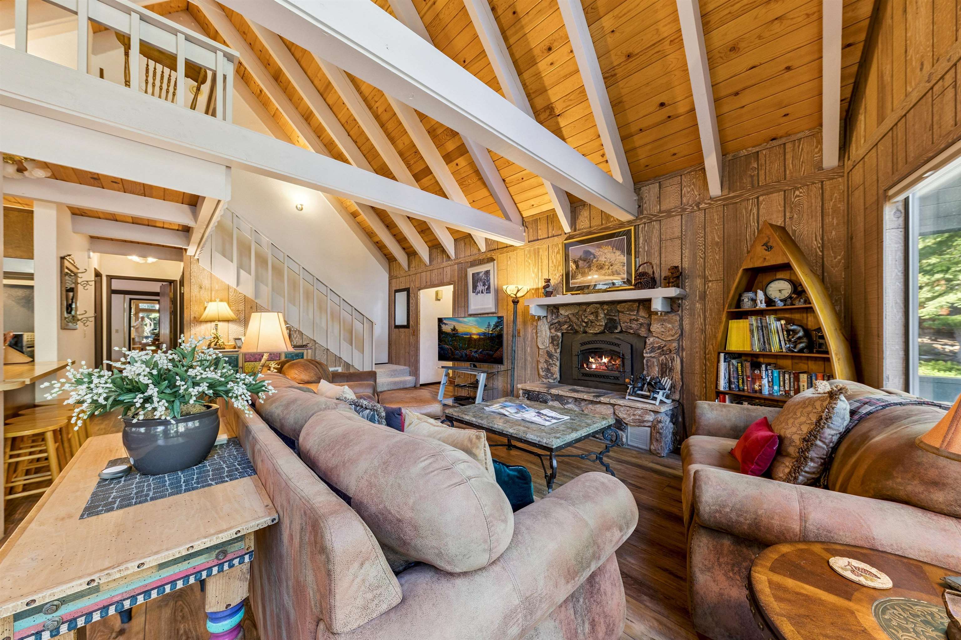 11933 Chamonix Road Truckee, CA 96161 - Photo 6 of 27