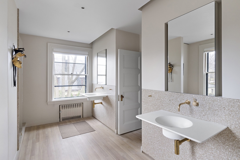 25 Russell Avenue Watertown, MA 02472 - Photo 21 of 40