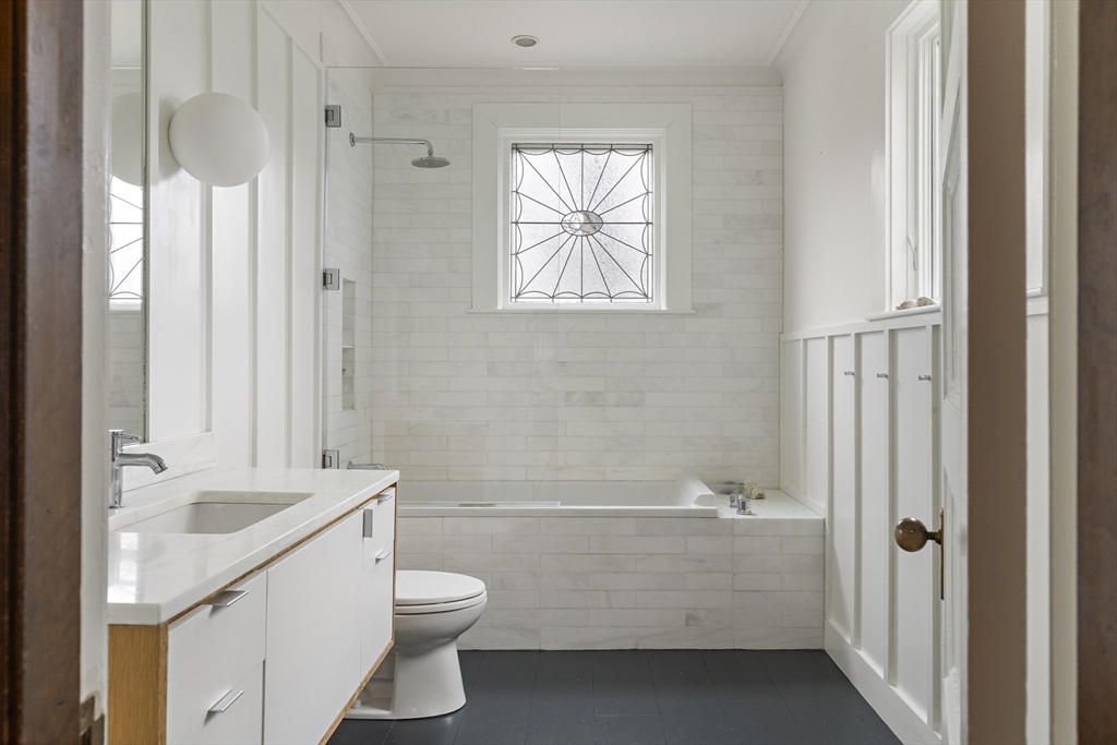 25 Russell Avenue Watertown, MA 02472 - Photo 23 of 40